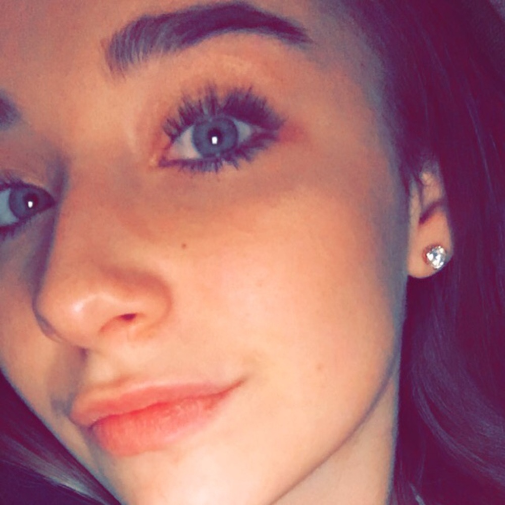 Meet your Posher, Hali